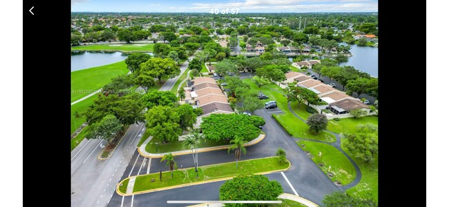 Building Photo - 13804 Kendale Lakes Dr