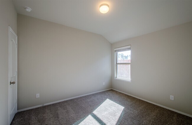 Building Photo - 13966 Fort Ward Way