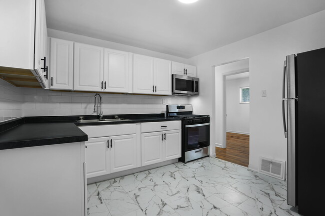Building Photo - 1050 Ozment Dr