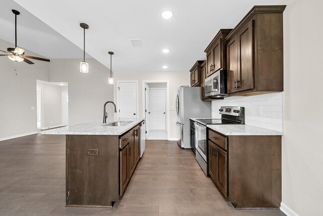 Building Photo - 710 Gleason Dr