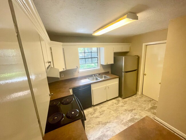 Building Photo - 2 Bed/2 Bath Townhome for Rent in 39047!