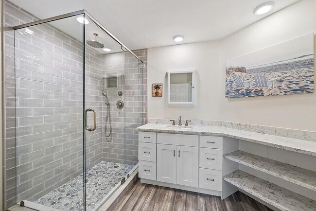 Building Photo - 302 Sea Oats Dr