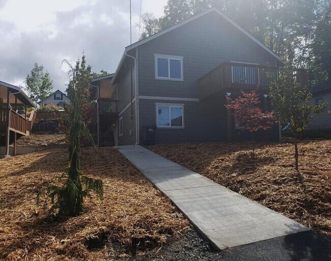 Building Photo - 1017 Jersey St