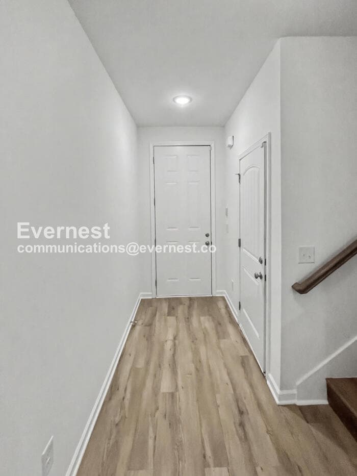 Building Photo - 2656 Lakevilla Dr