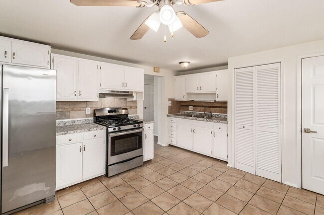 Building Photo - 1839 Hemswell Ct