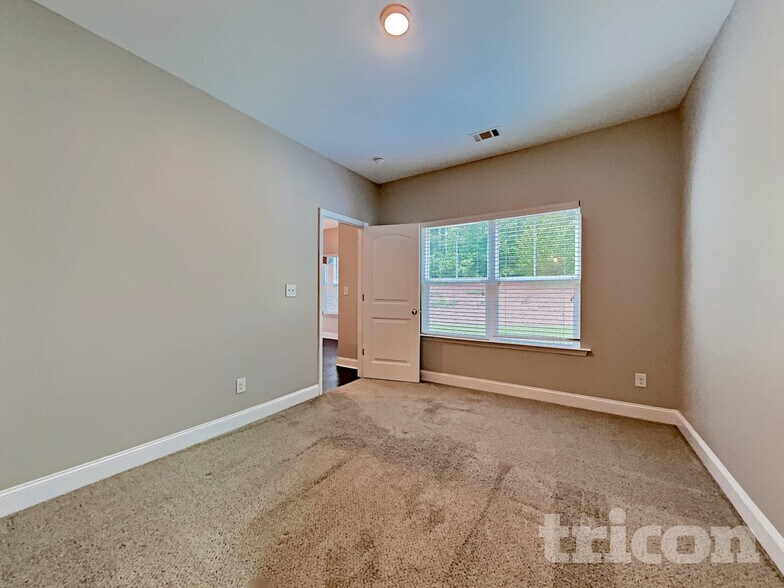 Building Photo - 115 Orchard Ln