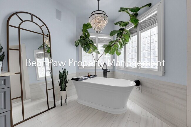 Building Photo - Stunning Home in the Ridge!!