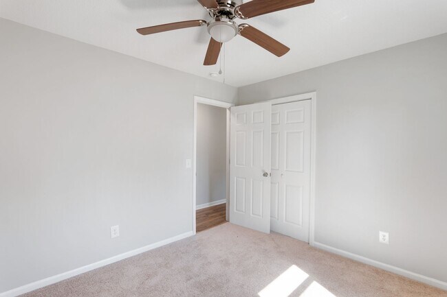 Building Photo - 102 Burdock Cir