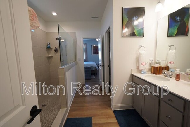 Building Photo - 108 Providence Crk Dr