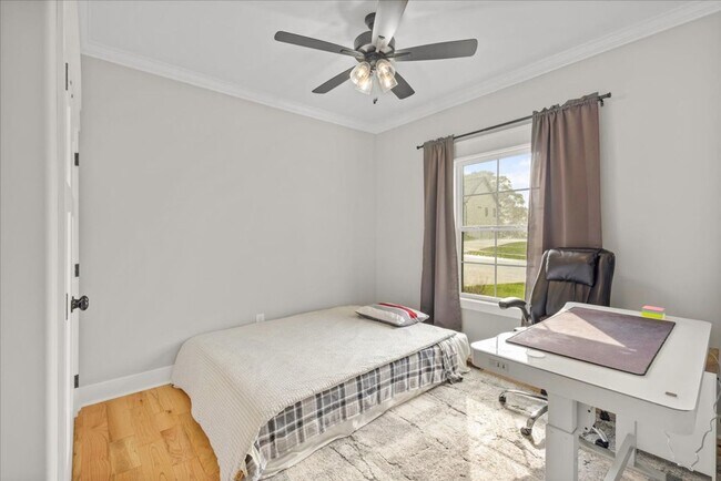 Building Photo - Beautiful Home for Rent in Chestnut Cove