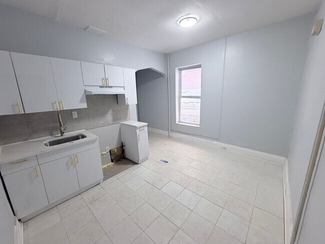 Building Photo - 10 Jarvis Pl