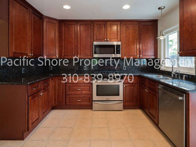 Building Photo - Charming Brentwood Ranch Home with Excepti...