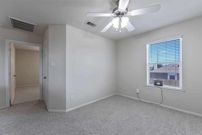 Building Photo - 131 Sunset Falls Dr