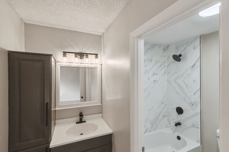 Building Photo - 150 Pine Cone Trail