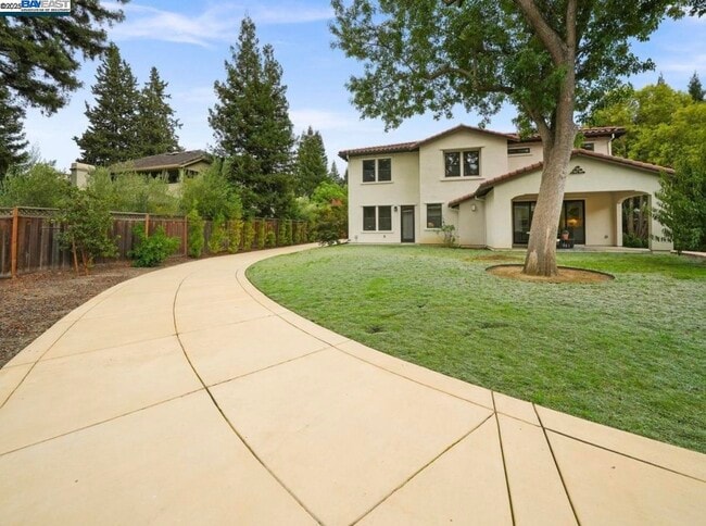 Building Photo - 1588 Alamo Way