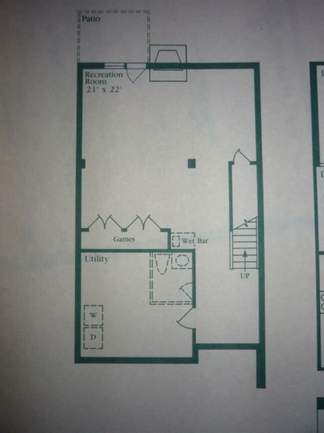 Building Photo - Spacious And Sun-Filled 3 Bedroom 2.5 Bath...