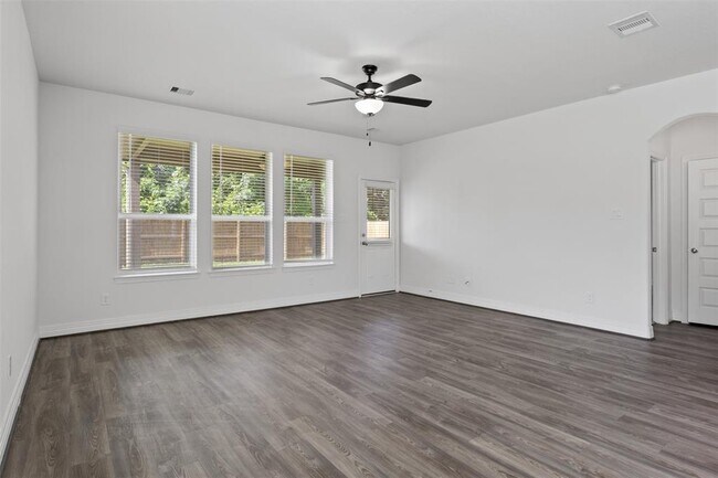 Building Photo - 3307 Avary River Ln