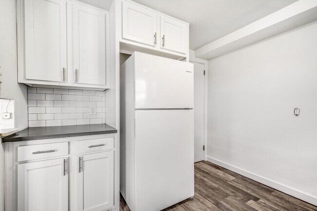 Building Photo - AVAILABLE JUNE 1ST! Fully UPDATED 3-bedroom townhouse in Overbrook!