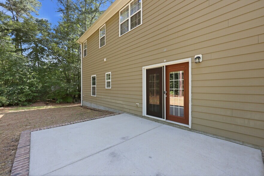 Building Photo - 768 Riverbirch Dr
