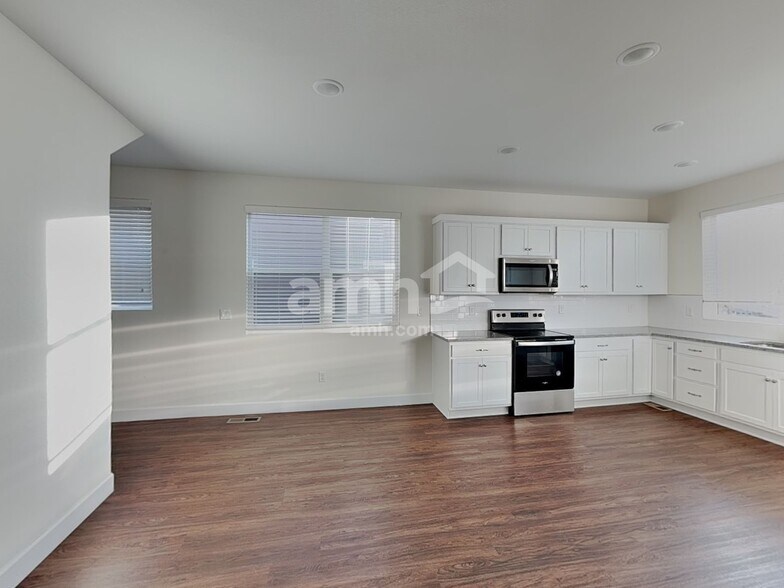 Building Photo - 4303 Crestone Peak St