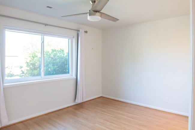 Building Photo - 326 Harvest Dr