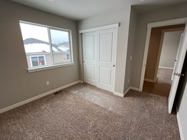 Building Photo - Luxury 3 bedroom, 2 bath home with double garage!