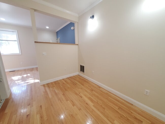 Building Photo - 44 Edgar Ave