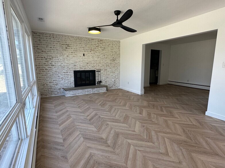 Building Photo - 3711 Ruthland Dr