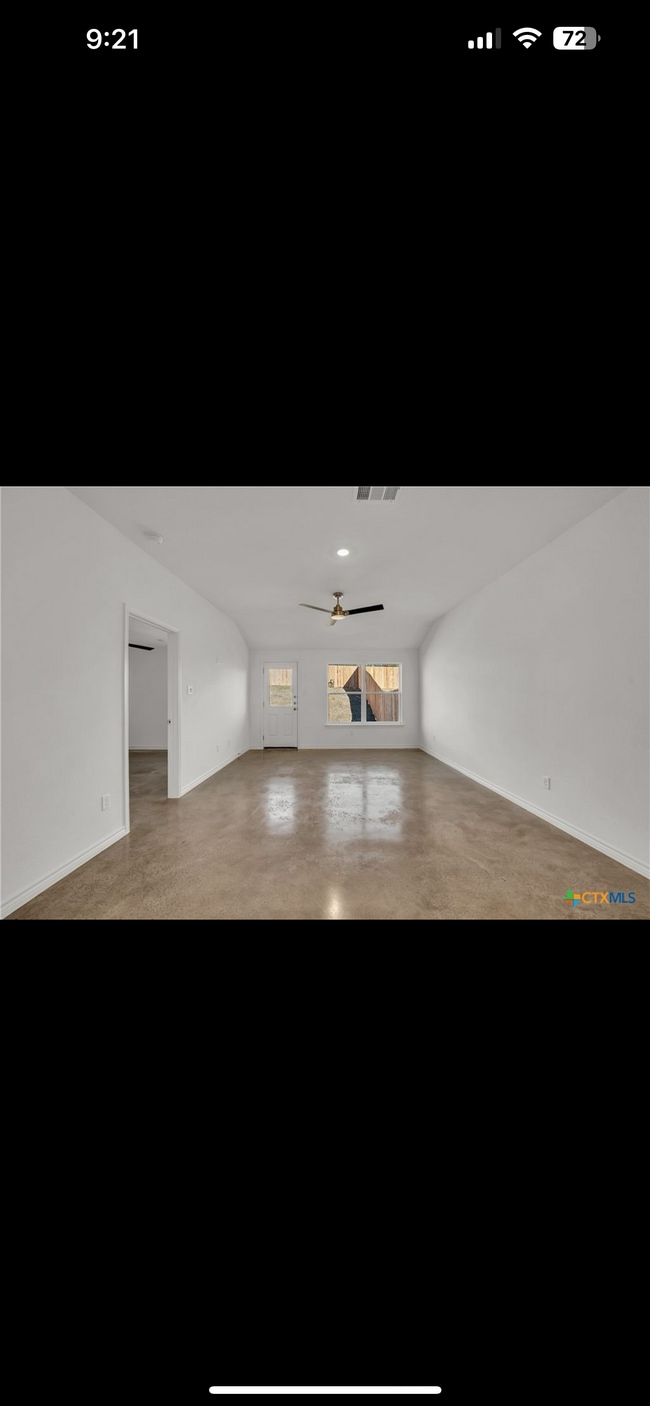 Building Photo - 1122 Lindsey Dr