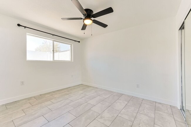 Building Photo - Massive Remodeled Tri-Level Near ASU with Diving Pool