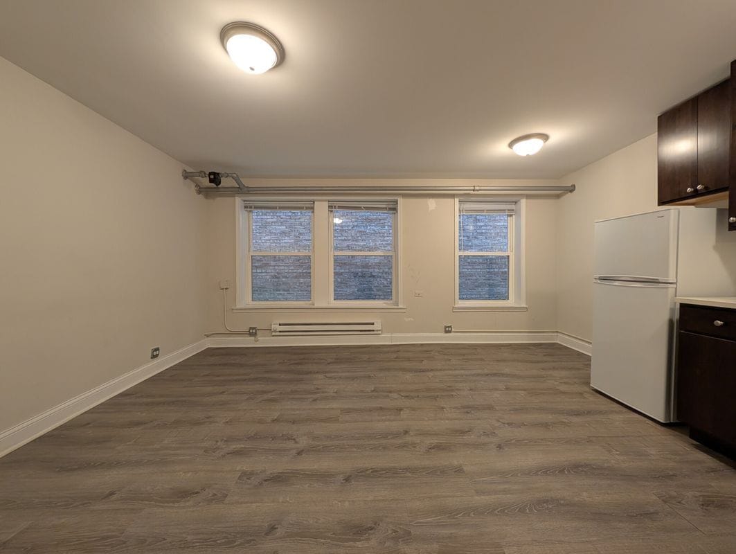 Building Photo - 5417 N Kenmore Ave