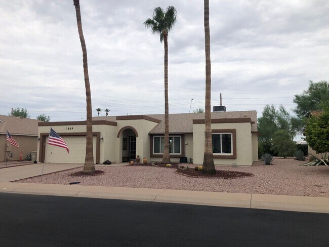 Building Photo - Welcome to this charming 2-bedroom, 2-bathroom home located in the desirable Leisure World a 45+ ...