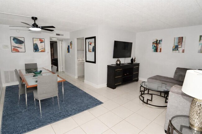 Building Photo - 12760 Indian Rocks Rd