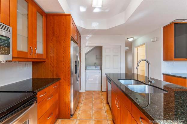 Building Photo - 632 SW 107th Ave