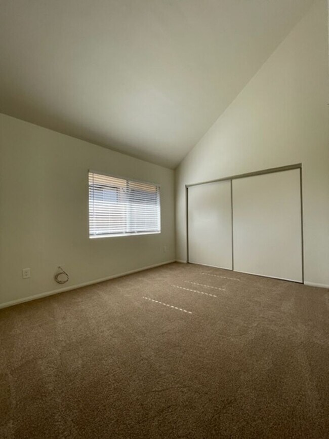 Building Photo - 331 Stone Edge Ct