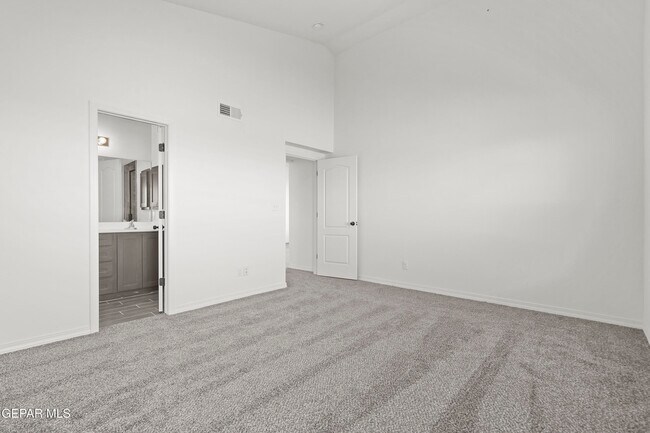 Building Photo - 1041 Summer Lake St