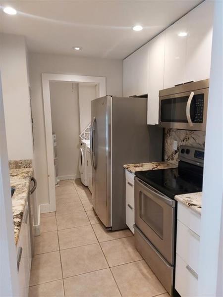 Building Photo - 2718 N Nob Hill Rd