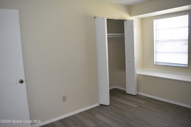 Building Photo - 3134 Edgewood Dr NE