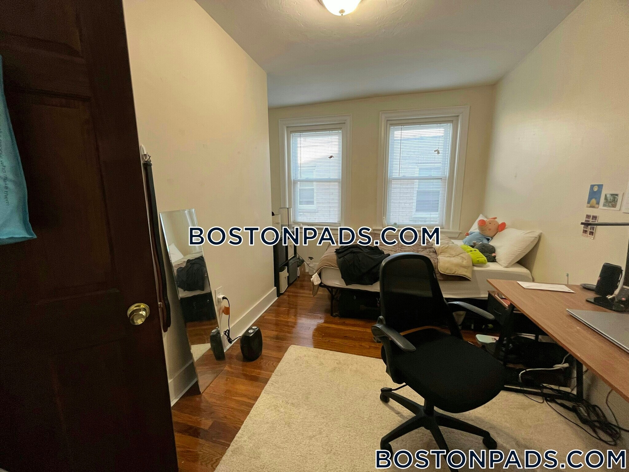 Building Photo - 248 Kelton St