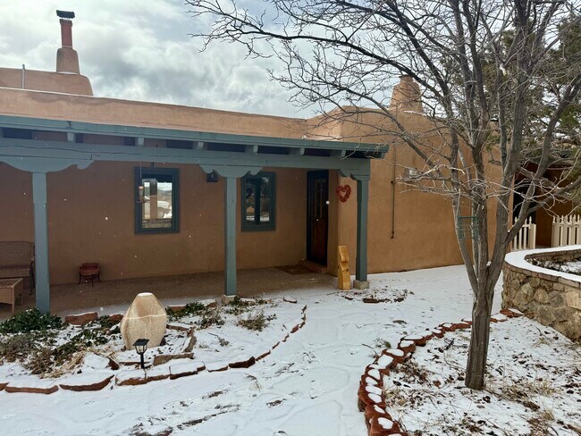 Building Photo - 5 Laughing Raven Rd