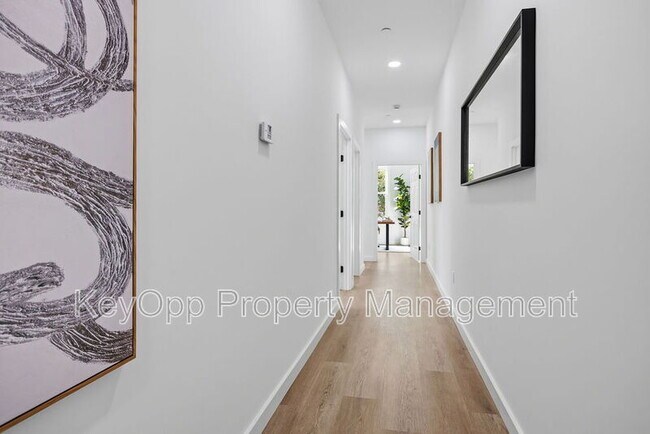 Building Photo - 2730 23rd St
