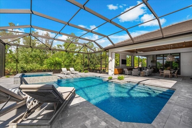 Building Photo - Private Estate Rental in The Concession