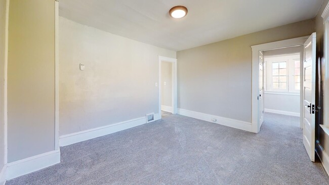 Building Photo - 7408 Dudley Ave