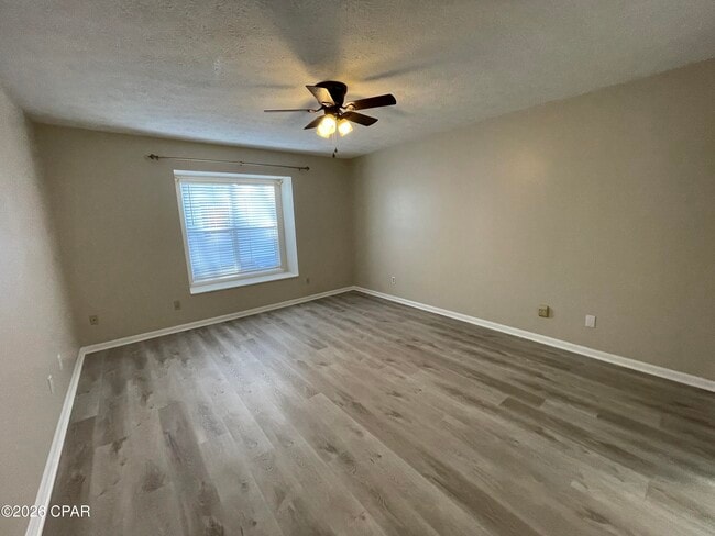 Building Photo - 140 Treasure Palm Dr