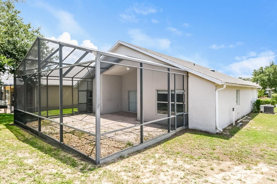 Building Photo - 202 Tower View Dr W