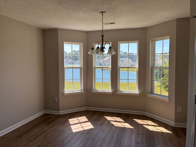 Building Photo - 440 Levanto Rd
