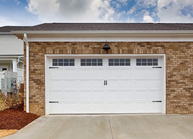 Building Photo - Pre-leasing for an April Move in-TOWN MADISON