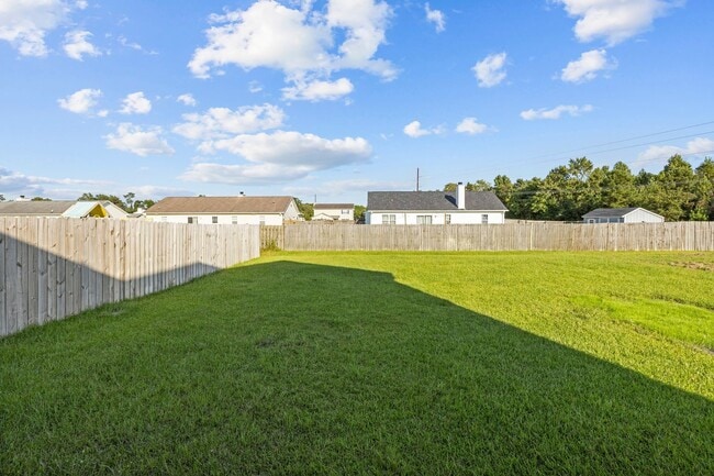 Building Photo - 216 Smallwood Rd