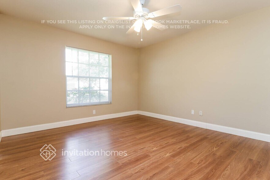 Building Photo - 2720 SW 12th Ave