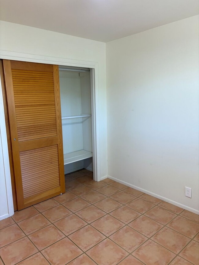 Building Photo - Unfurnished, 1-Year Long-Term Rental
